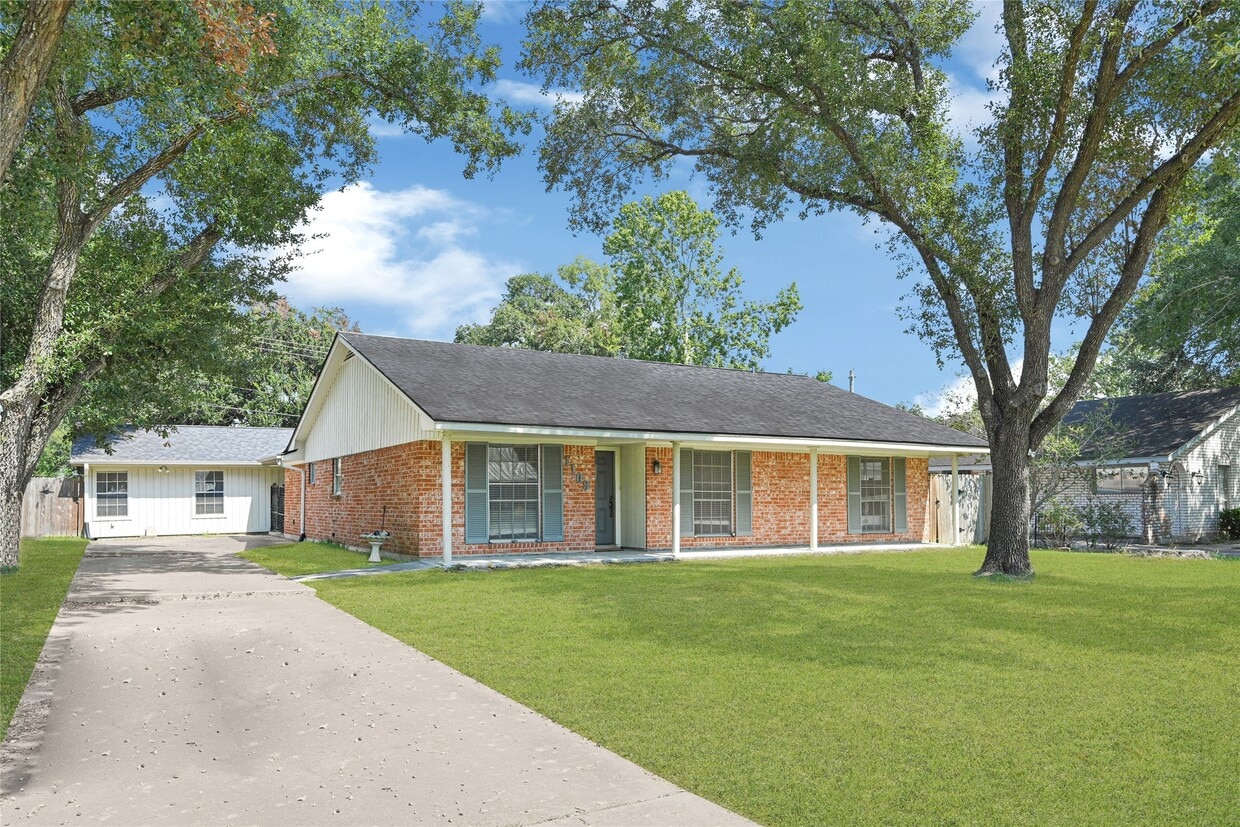 Primary Photo - 1109 Frances Dr