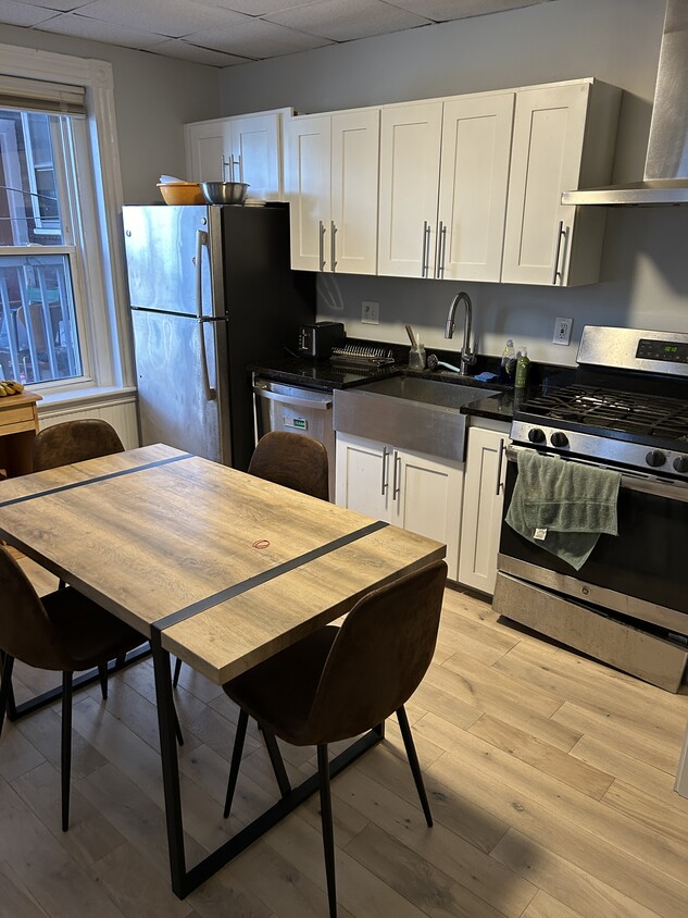 Foto principal - 135 Columbia St