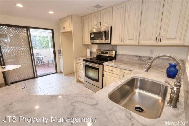 Building Photo - 3098 Swallows Nest Dr