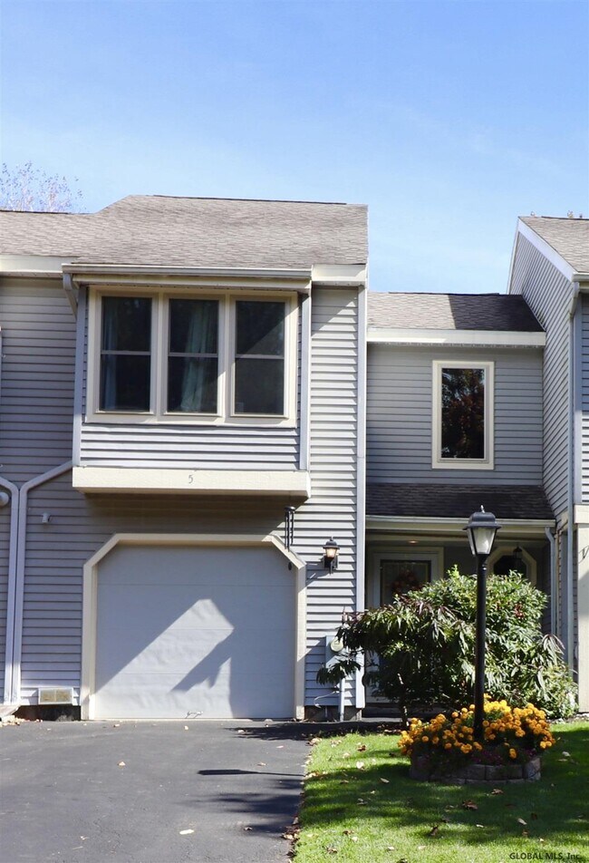 Foto del edificio - 5 Flintlock Ln