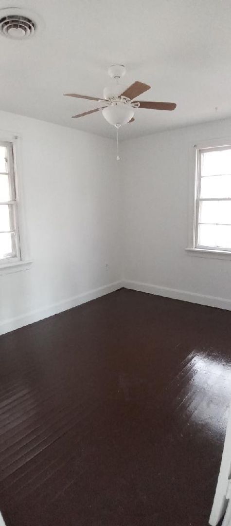 Foto del edificio - 2 Bedroom 1 Bath Available to Rent for $79...