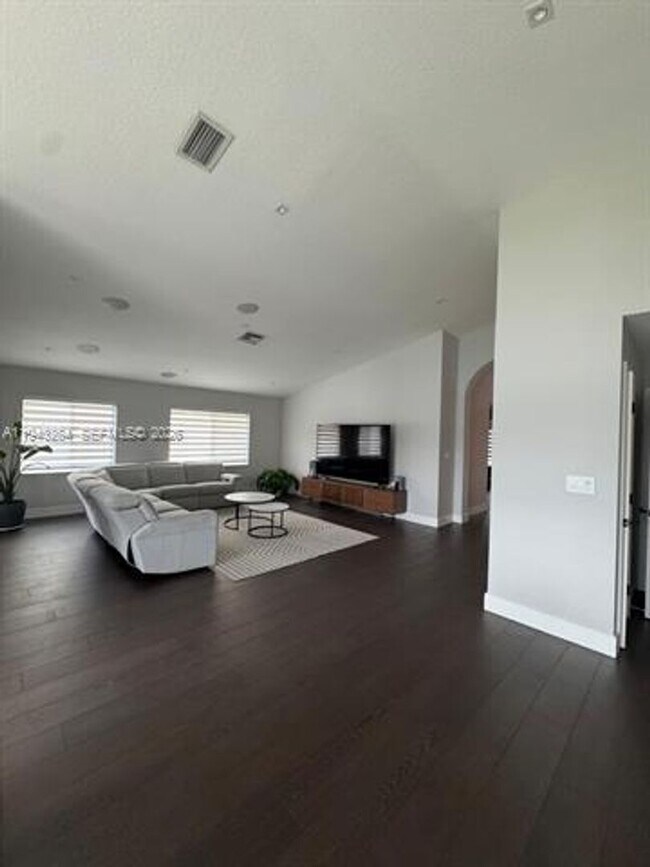 Foto del edificio - 16440 Ruby Lake