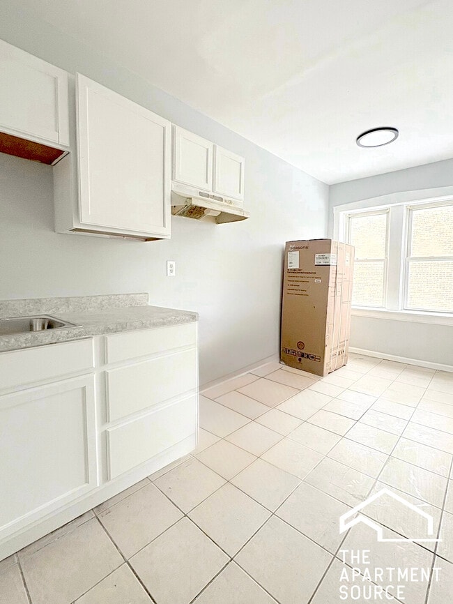 Photo - 6226 S Western Ave Apartment