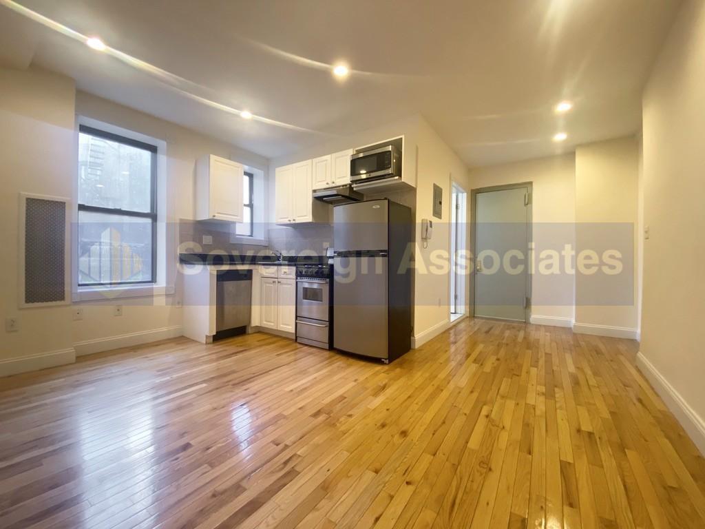 Foto principal - 250 W 99th St