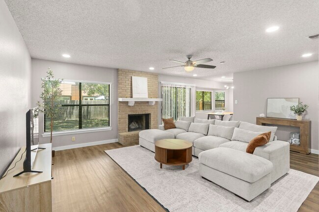 Foto del edificio - 7007 Spring Leaf St