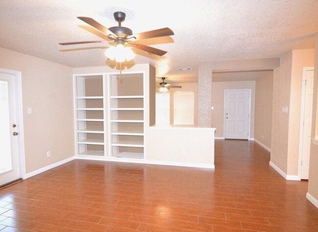Building Photo - 11116 Vollmer Ln
