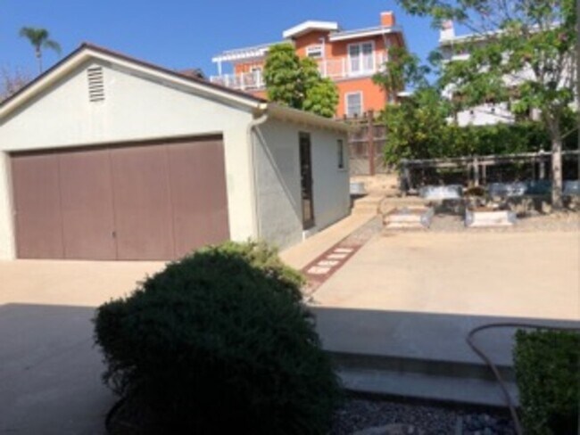 Building Photo - 1821 29th St