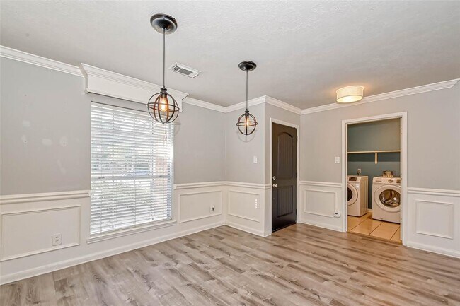 Building Photo - 14410 Cypress Meadow Dr