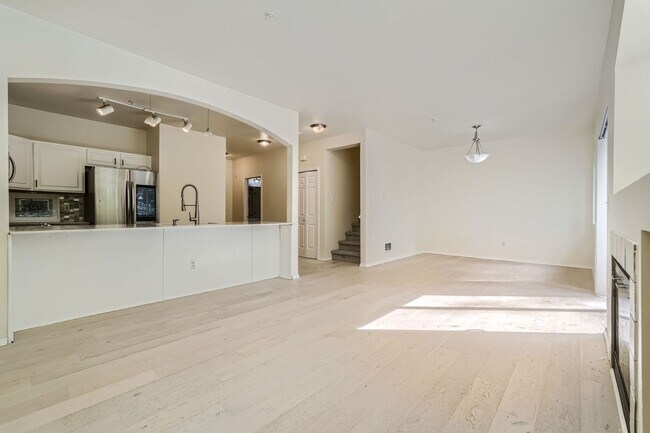 Foto del edificio - Gorgeous 3 Bed 2.5 Bath Condo @ The Desira...