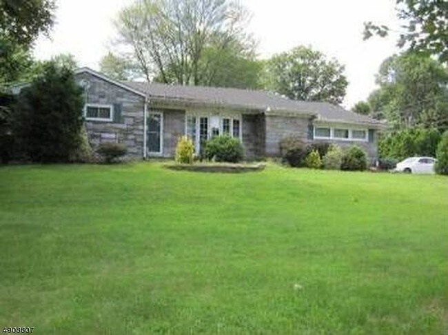 Building Photo - 298 N Beverwyck Rd