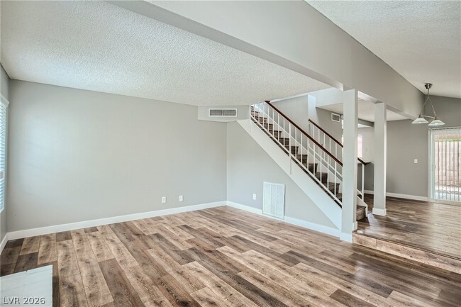 Building Photo - 2910 Currant Ln