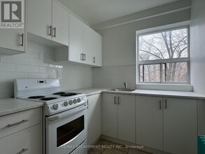 Building Photo - 325 A James St S