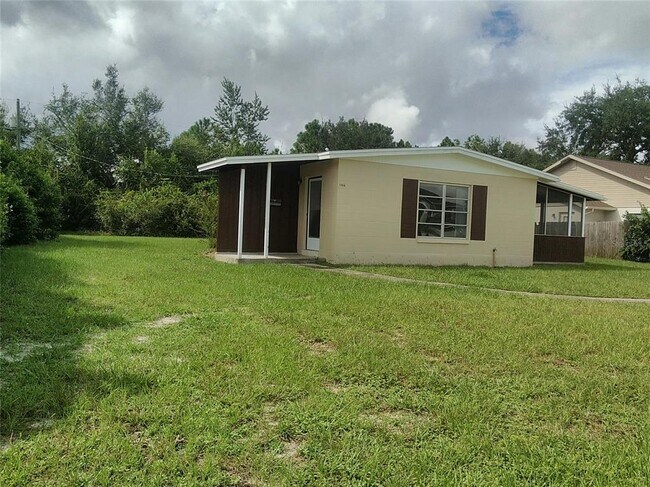 Building Photo - 1166 W Embassy Dr