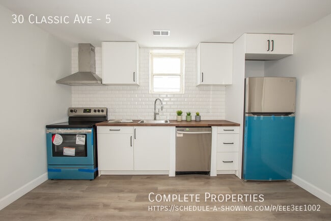 Building Photo - Bright and Spacious 2 Bedroom Unit