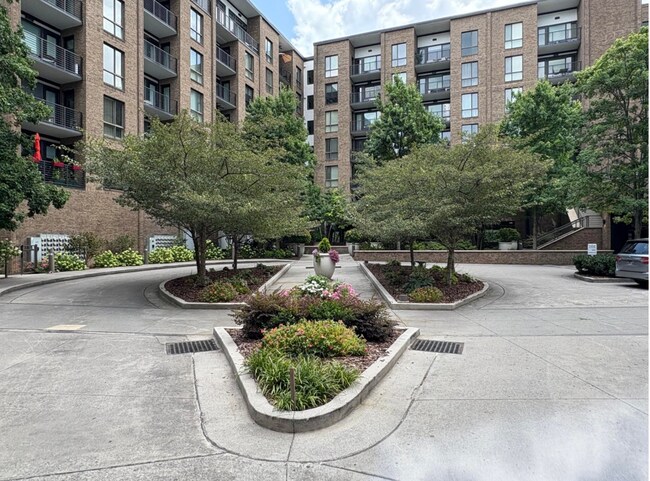 Foto del edificio - 200 Manufacturers Rd