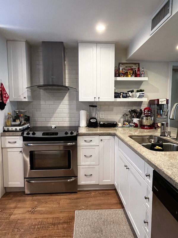 Building Photo - 1811 Sabal Palm Dr
