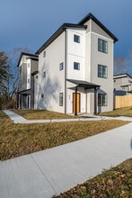 Building Photo - 601 E Miller Dr