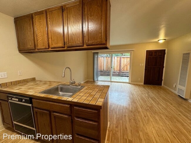 Building Photo - 1 br, 1 bath House - 1112 Mt. View Blvd #B