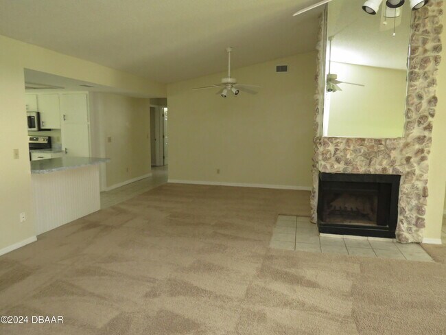 Building Photo - 5969 Plantera Ct