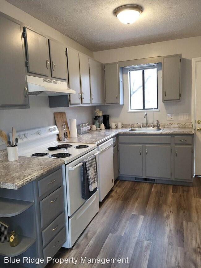 Foto del edificio - 2 br, 1.5 bath House - 104 Autumn Creek Lane