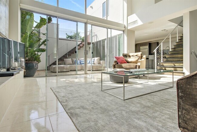 Foto del edificio - 8822 Rangely Ave