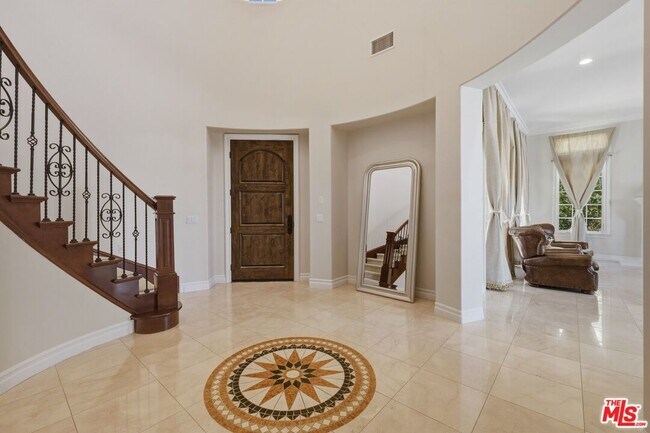 Building Photo - 25561 Prado De Oro