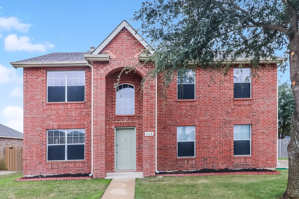 Primary Photo - 618 Meadow Springs Dr