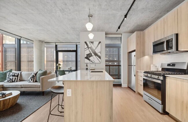 Foto del edificio - 1048 W Van Buren St