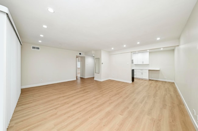 Building Photo - 700 Perrie Dr