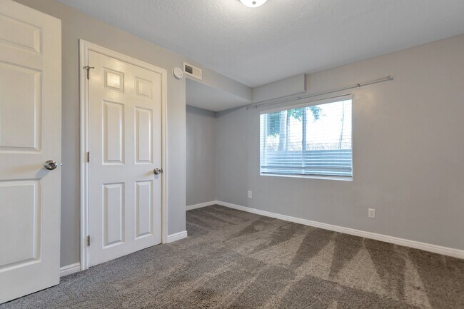 Building Photo - 5188 Brittany Ct