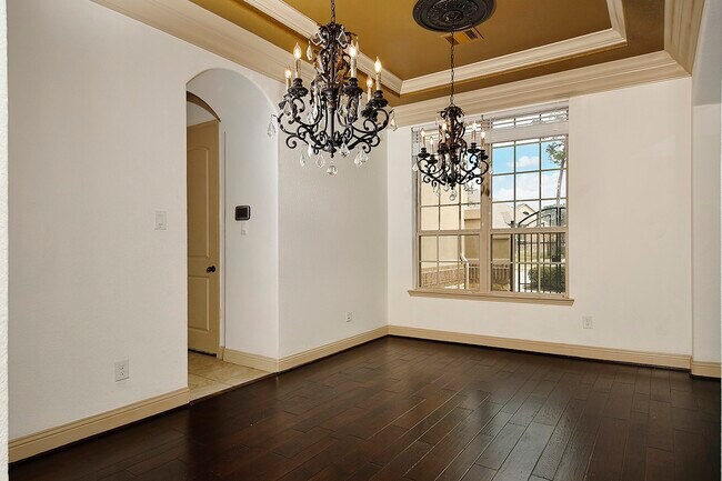 Building Photo - 27 Tioga Pl