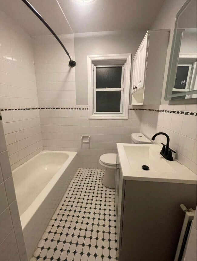 Building Photo - 78 W 51st St
