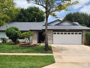 Building Photo - 1800 Primrose Ln