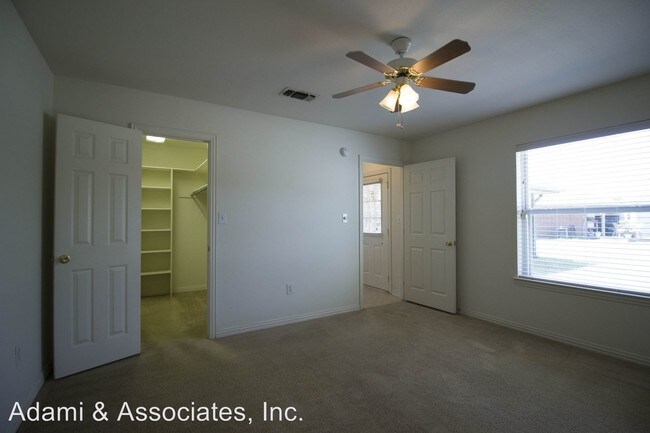 Building Photo - 3133 Cedar Hill St