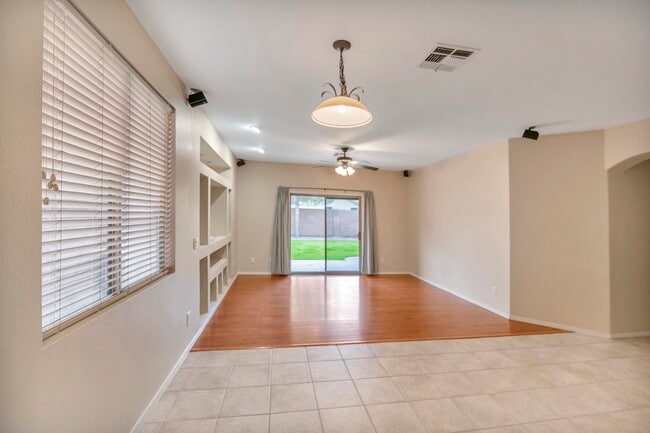 Building Photo - 4140 S Splendor Ct