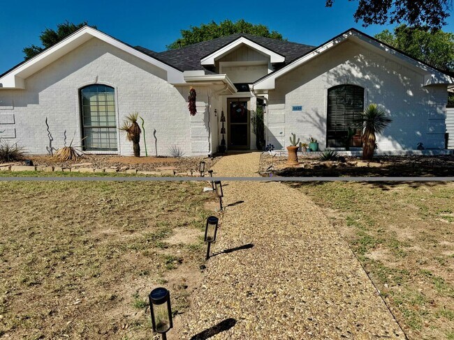 Building Photo - 5838 Manchester Ln