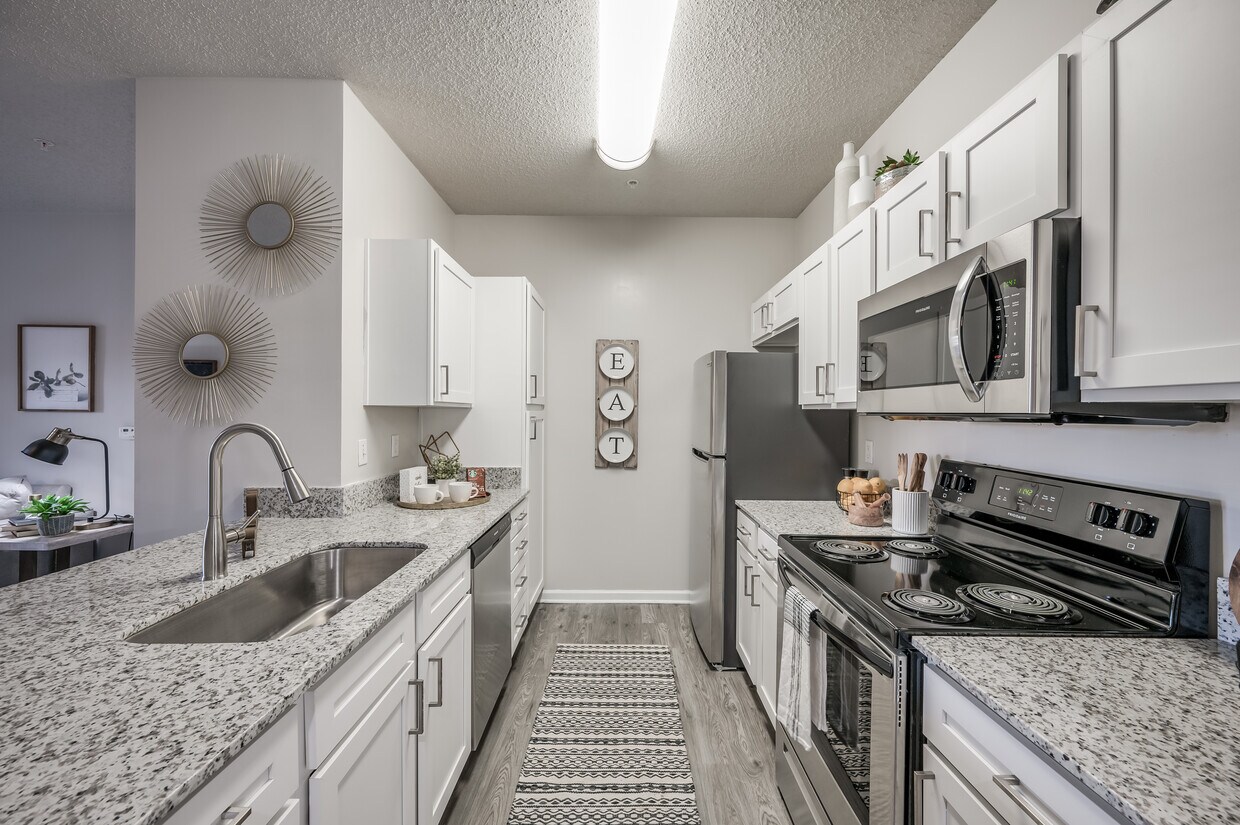 1HAB, 1BA - 903SF - cocina - The Flats at Sugarland