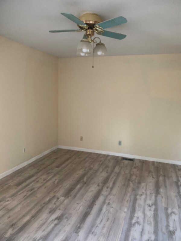 Building Photo - 7020 Wayles Dr