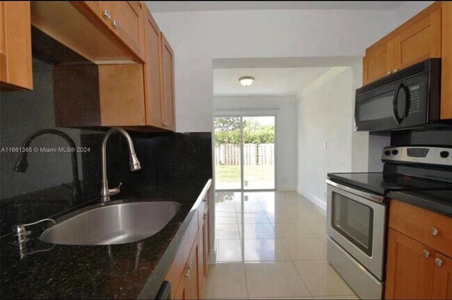 Foto del edificio - 5291 NE 17th Ave