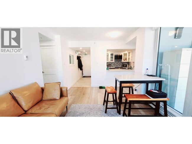 Building Photo - 183 Keefer Pl