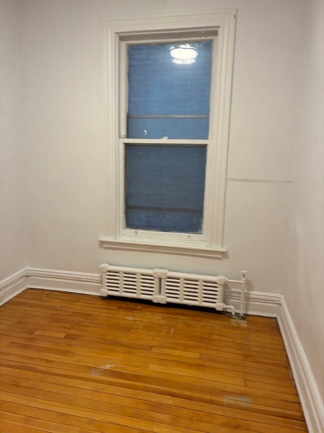 Building Photo - 320 Cooper St