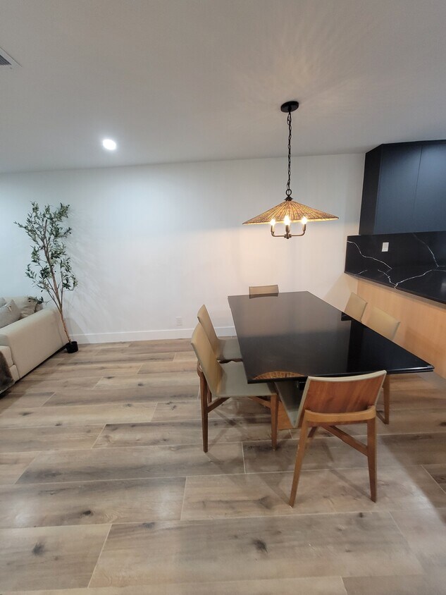 Foto del edificio - 9442 Oakburst Ln