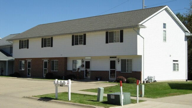 Building Photo - 405 N Linn St
