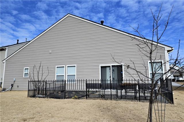 Building Photo - 1811 Yellow Daisy Dr