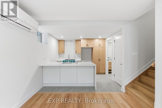 Building Photo - 514 Roosevelt Ave