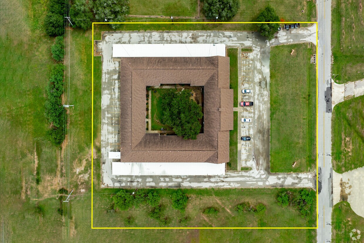 Birds Eye View of Colonial Manor Complex - Colonial Manor