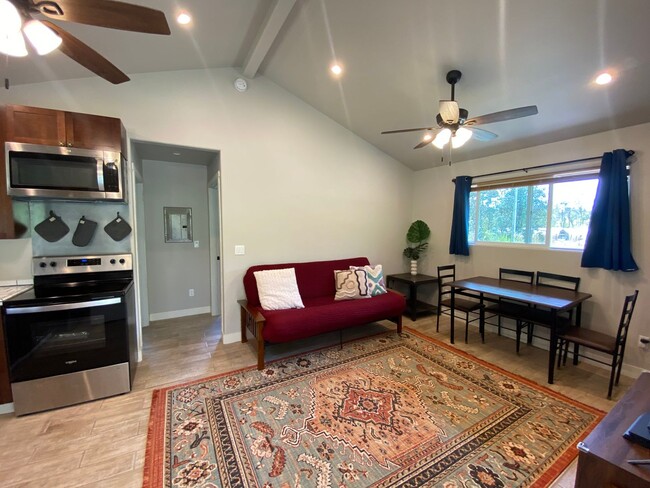 Building Photo - Volcano- Royal Hawaiian Estates