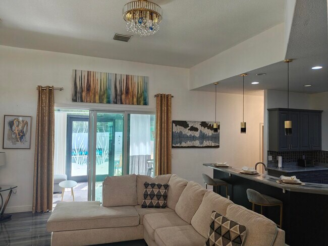 Foto del edificio - 376 SW Tulip Blvd