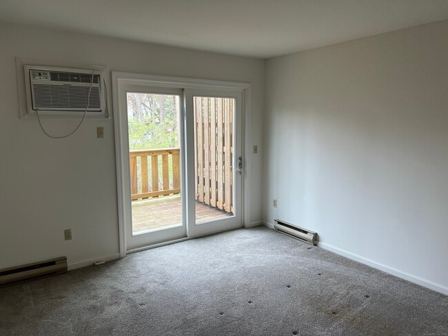 Building Photo - 28 Rose Ln