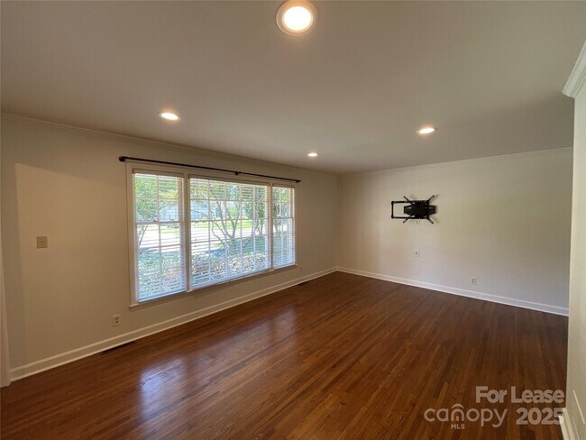 Foto del edificio - 3917 Kitley Pl